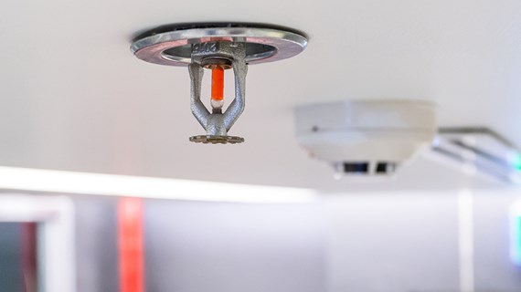 Sprinklersysteme schützen Personen in Gebäuden und minimieren den Schaden 